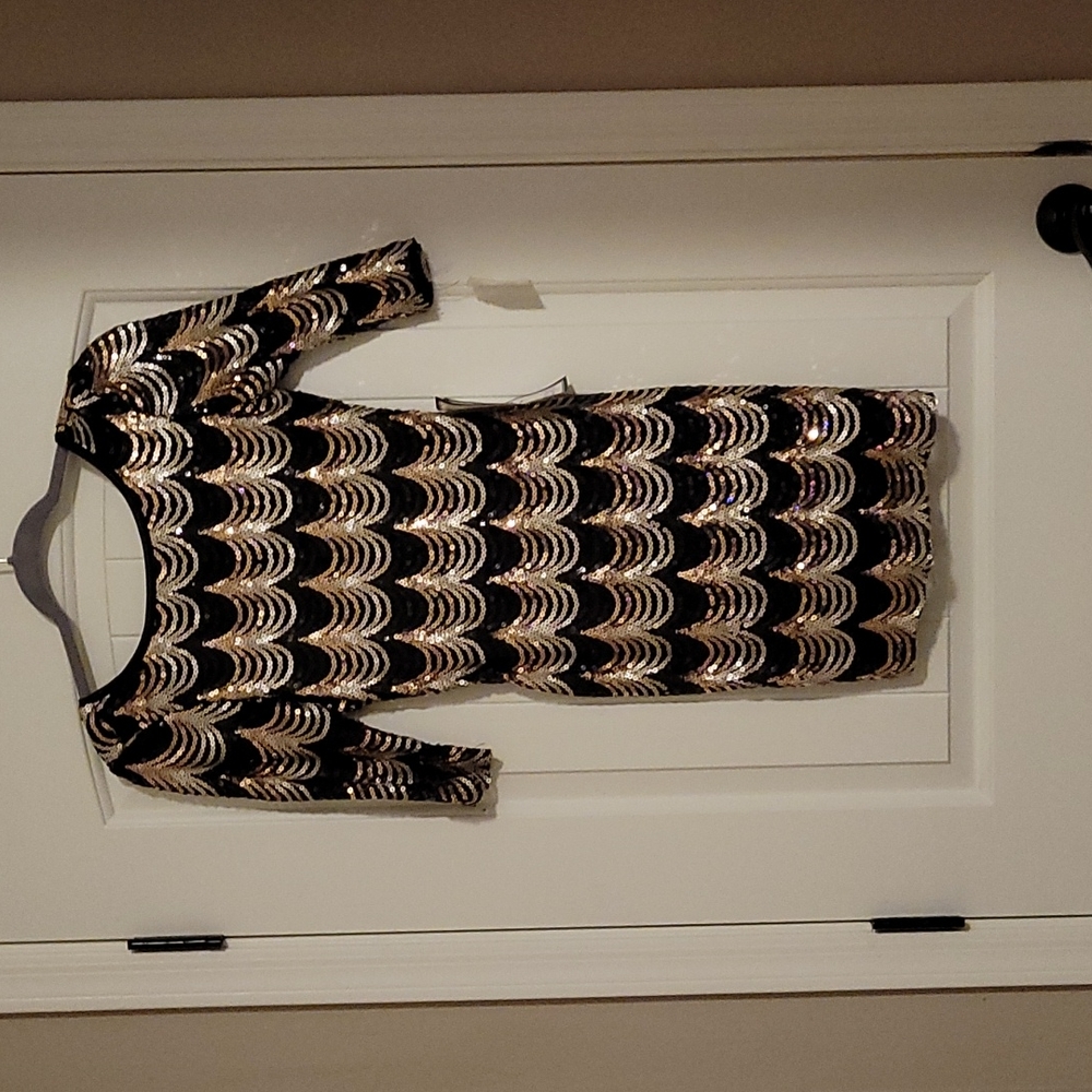 Black and gold sequin dress, with sleeves, Medium
